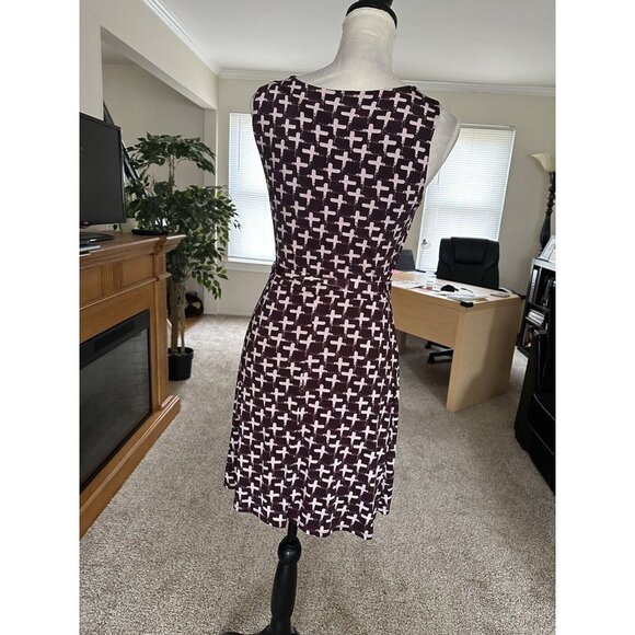41 Hawthorn Faux Wrap Belted Dress Size Small Maroon All Over X Print Sleeveless - Picture 3 of 12